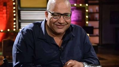 نقل بيومي فؤاد للمستشفي بعد إصابته بوعكة صحية