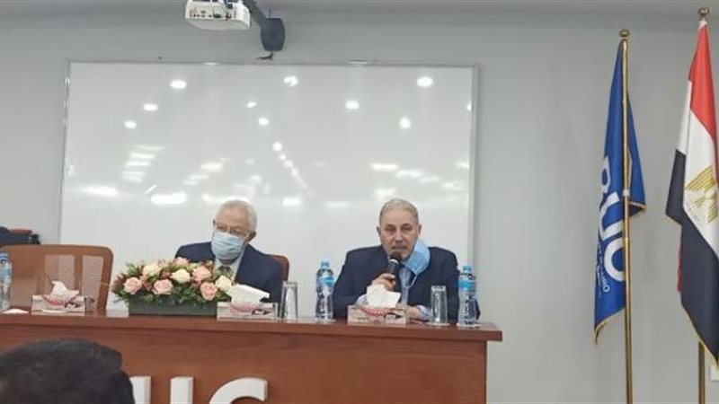 جانب من الندوة