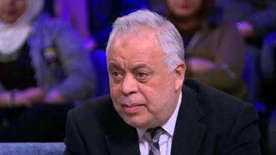 أشرف زكى: لم أطرد الفنانة عنبر من النقابة وحريص على خدمة الفنانين