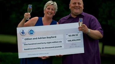 بريطانية تقطع علاقتها بأسرتها وتنفصل عن زوجها بعد الفوز بـ148 مليون دولار باليانصيب