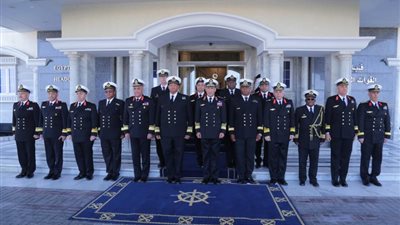 قائد القوات البحرية يلتقى قائد القوات البحرية لجنوب أفريقيا