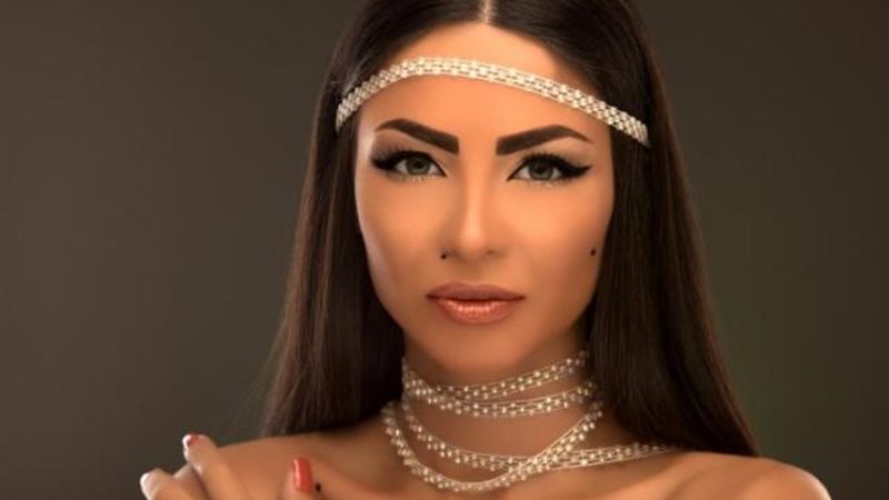 دوللى شاهين