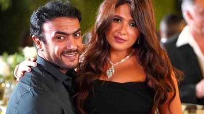 سر انفصال أحمد العوضى و ياسمين عبد العزيز