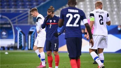 منتخب فرنسا  .. جريزمان يتحدث عن فضيحة الهزيمة المذلة أمام فنلندا  و يوجه رسالة للجماهير