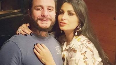 أحمد الفيشاوي يغازل زوجته بـ ”قبلة رومانسية”: حب حياتي للأبد