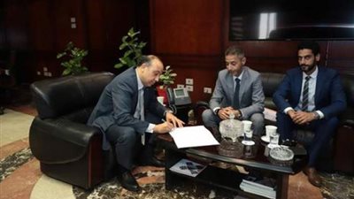 10 مليون جنيه لتحويل 1250 سيارة للعمل بالغاز الطبيعى