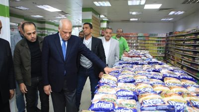 محافظ الجيزة: ضخ 4000 طن سكر بالأسواق بخلاف البطاقات التموينية
