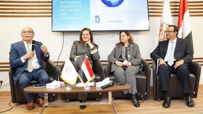 وزيرة التخطيط في
