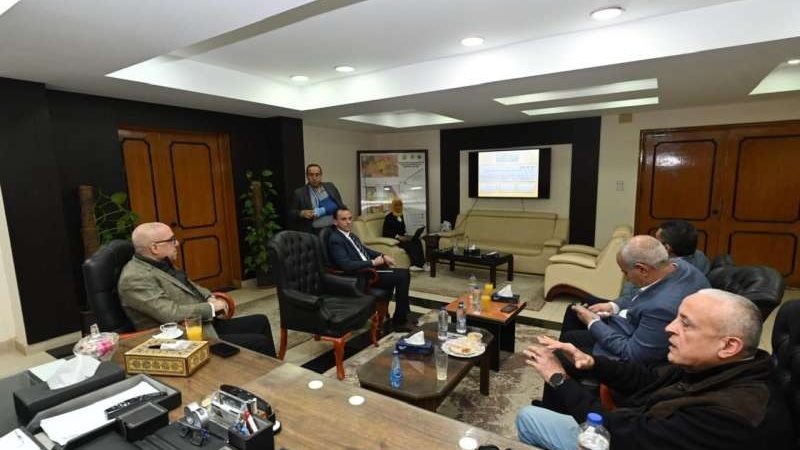 متابعة وزير الإسكان
