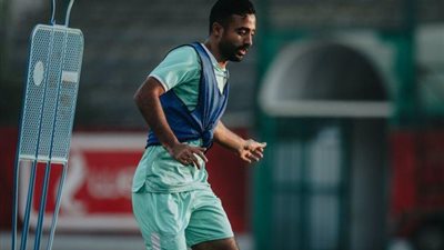 محمود وحيد يجري اختبار طبي بعد إصابته في مران الأهلي