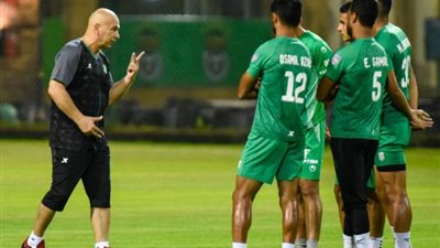 فريق الاتحاد فى ضيافة قمر علي العشاء