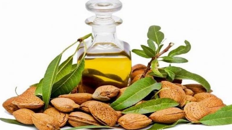 زيت اللوز
