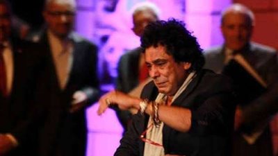 تشيع جثمان شقيقة المطرب محمد منير