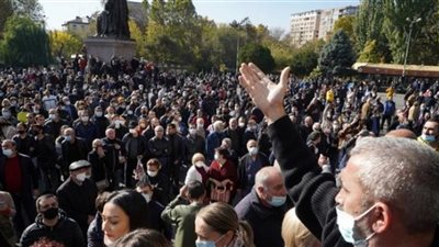 الأرمن يتظاهرون لليوم الرابع ضد وقف إطلاق النار في قره باخ