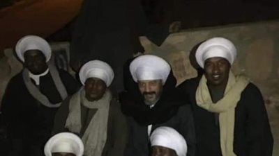 عمرو عبد الجليل بـ الجلباب الصعيدي” بصحبة أهالي الأقصر: القلب الأبيض