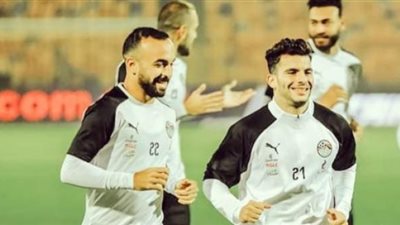 زيزو يغازل محمد مجدي أفشه بمران المنتخب (صورة)