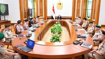 بالصور.. كواليس ما دار في اجتماع الرئيس مع وزير الدفاع وقادة القوات المسلحة