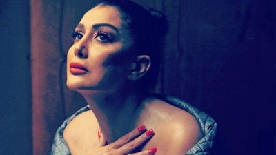 غادة عبد الرزاق تشعل مواقع التواصل الاجتماعى بفيديو وتعلق: وشى الحقيقى