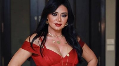 رانيا يوسف تثير الجدل بإطلالة مثيرة