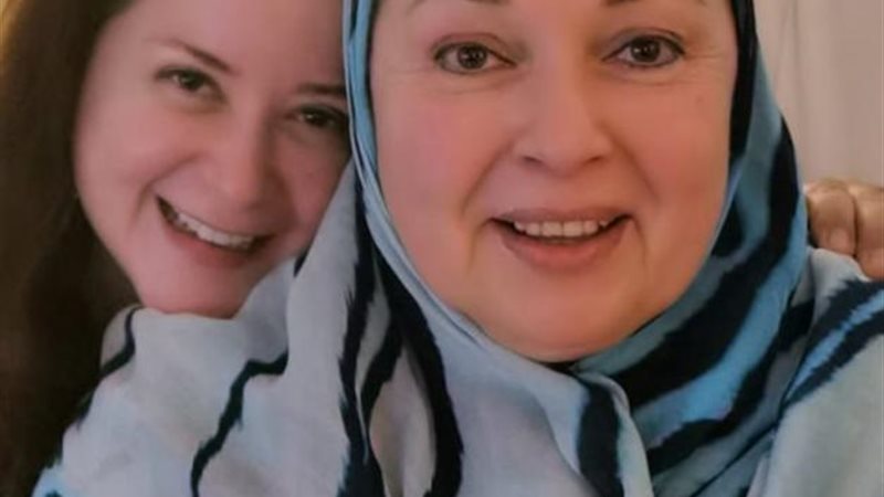 مى ونورا