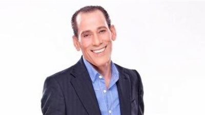 محمود عزب يعلق بسخرية على أزمة محمد رمضان وسميرة عبدالعزيز