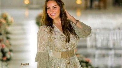 نيرمين الفقي تحتفل بعيد ميلادها الـ 49 مع جمهورها: مبتكبرش خالص