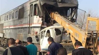 تفاصيل مأساوية.. قطار يدهس سيارة محملة بالعمال فى حلوان