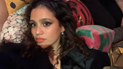 جنا نجلة عمرو دياب بإطلالة مثيرة عبر ”انستجرام”