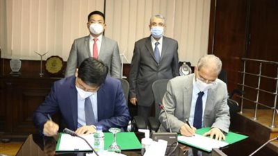 وزير الكهرباء يوقع مذكرة تفاهم لتأسيس أول أكاديمية متخصصة في الاتصالات