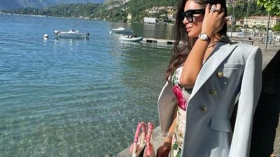 ياسمين صبرى تلفت أنظار جمهورها بإطلالة صيفية على البحر