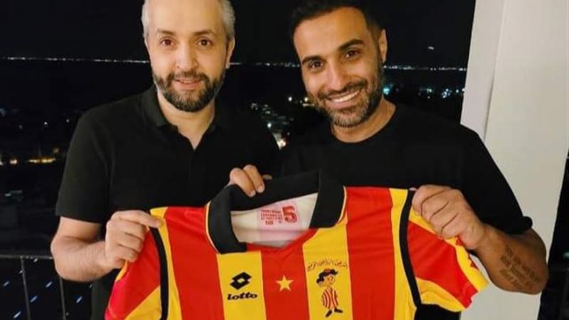 أحمد فهمي وكبير مشجعي