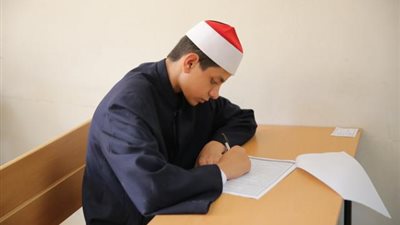 بدء امتحان البلاغة لطلاب القسم الأدبي بالثانوية الأزهرية