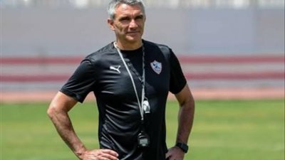 كارتيرون يصحح أخطاء لاعبي الزمالك قبل مواجهة المقاصة