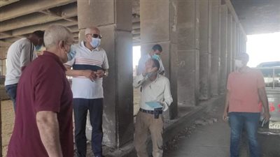 محافظ الجيزة يقرر وقف مدير جراج النظافة بالمريوطية عن العمل.. شاهد السبب