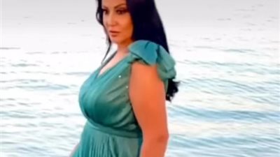 بالصور.. سمية الخشاب بإطلالة جريئة في أحدث ظهور لها