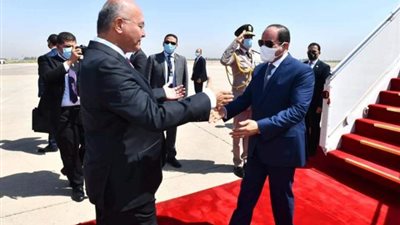 قائد تاريخي.. خبير إستراتيجي يكشف ”شفرة”  زيارة السيسي إلي العراق