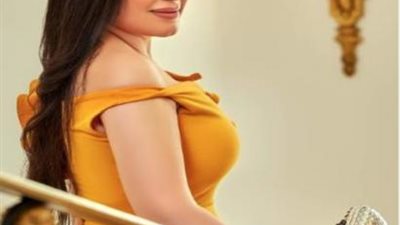 عبير صبرى تجذب أنظار جمهورها بإطلالة مثيرة