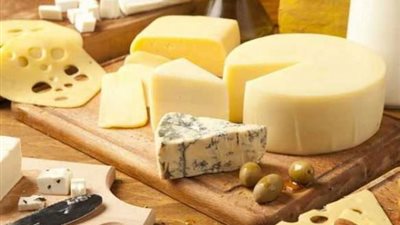 «زي المحلات».. كيفية تحضير الجبنة المطبوخة في المنزل