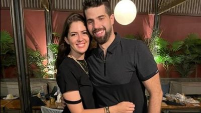 ”كل سنة وأنتِ فرحة قلبي”.. رسالة رومانسية من طارق الإبياري لزوجته في عيد ميلادها