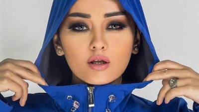 بصورة نادرة من طفولتها راندا البحيري: ”كان نفسي أبقي مُدرسة إنجليزي”