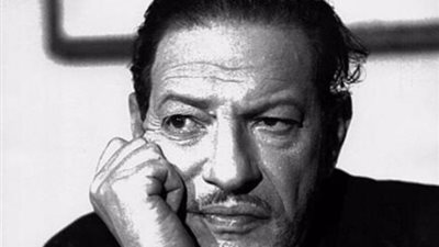 امرأتان في حياة ”الضاحك الباكي” نجيب الريحاني.. تعرف إليهن