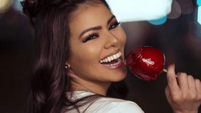 هربت من زوجها بسبب الرقص.. أجرأ 10 صور للراقصة البرزايلية لوردينا في عيد ميلادها