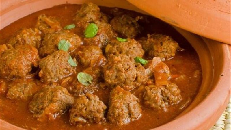 طاجين الكفتة بالخضر