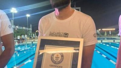 أحمد حاتم يدخل موسوعة ”جينيس” فى السباحة.. اعرف الحكاية