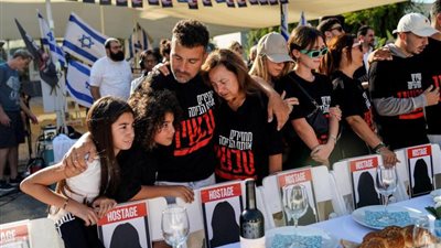 صفعة قوية من أهالي الأسرى الإسرائيليين علي وجه نتنياهو.. تفاصيل