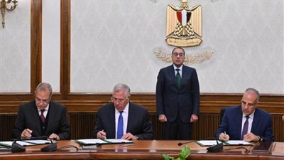 مدبولي يشهد توقيع بروتوكول تعاون بشأن الاستثمار المشترك لمنطقة شاليهات بإحدى قري القناطر الخيرية