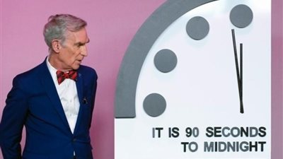 حرب نووية.. ساعة يوم القيامة تتحرك وتٌنذر بانتهاء البشرية