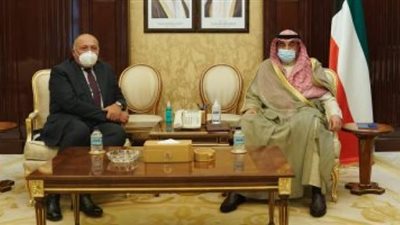 تفاصيل مباحثات وزير الخارجية مع رئيس وزراء الكويت