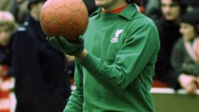 وفاة حارس إنجلترا وتوتنهام السابق