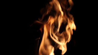 ينتقم من طليقته بحرقها بحمض الكبريتيك